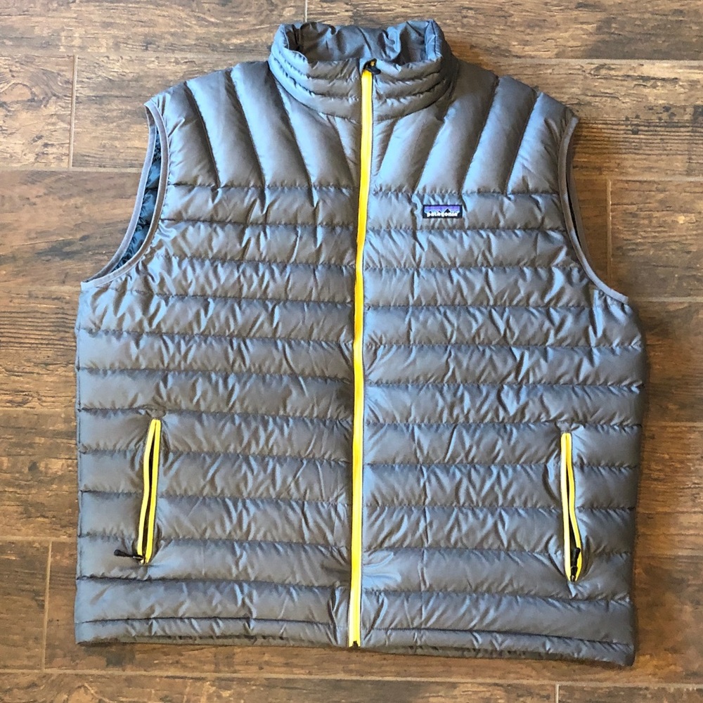 Patagonia men’s XXL down sweater vest